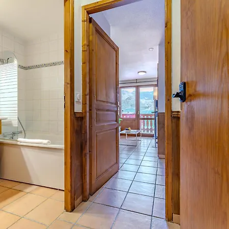 Appartamento Alpine With Balcony Near The Slopes - Résidence Les Balcons De Val Thorens